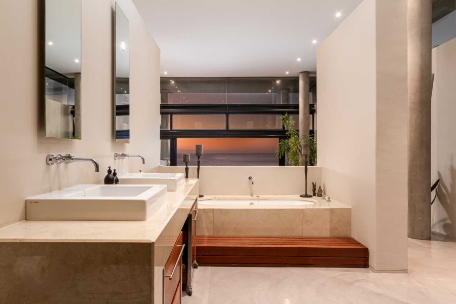 3 Bedroom Property for Sale in Camps Bay Western Cape